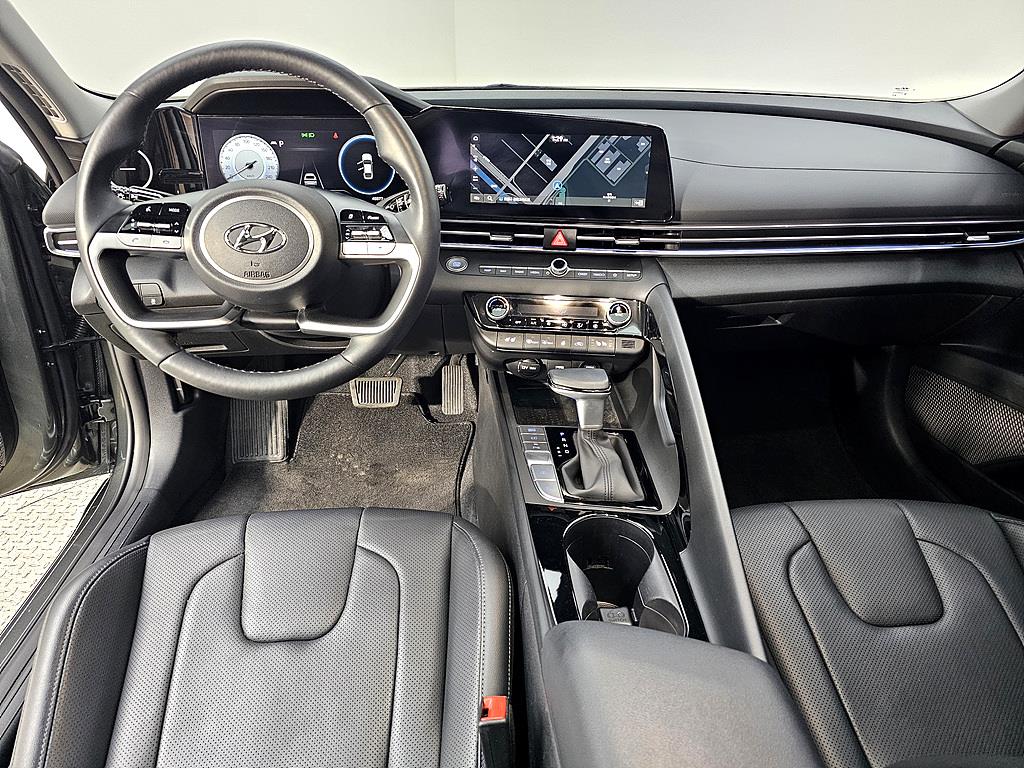 HYUNDAI Avante - Vista 5