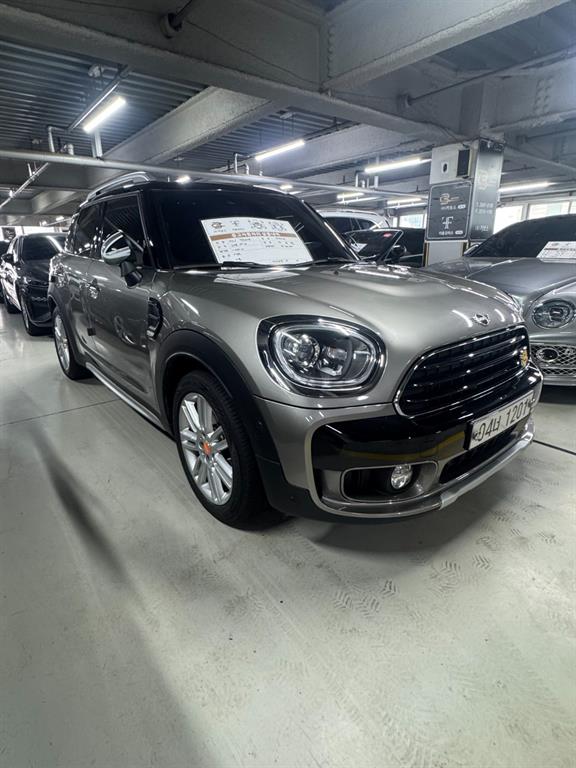 Mini Countryman - Vista 4