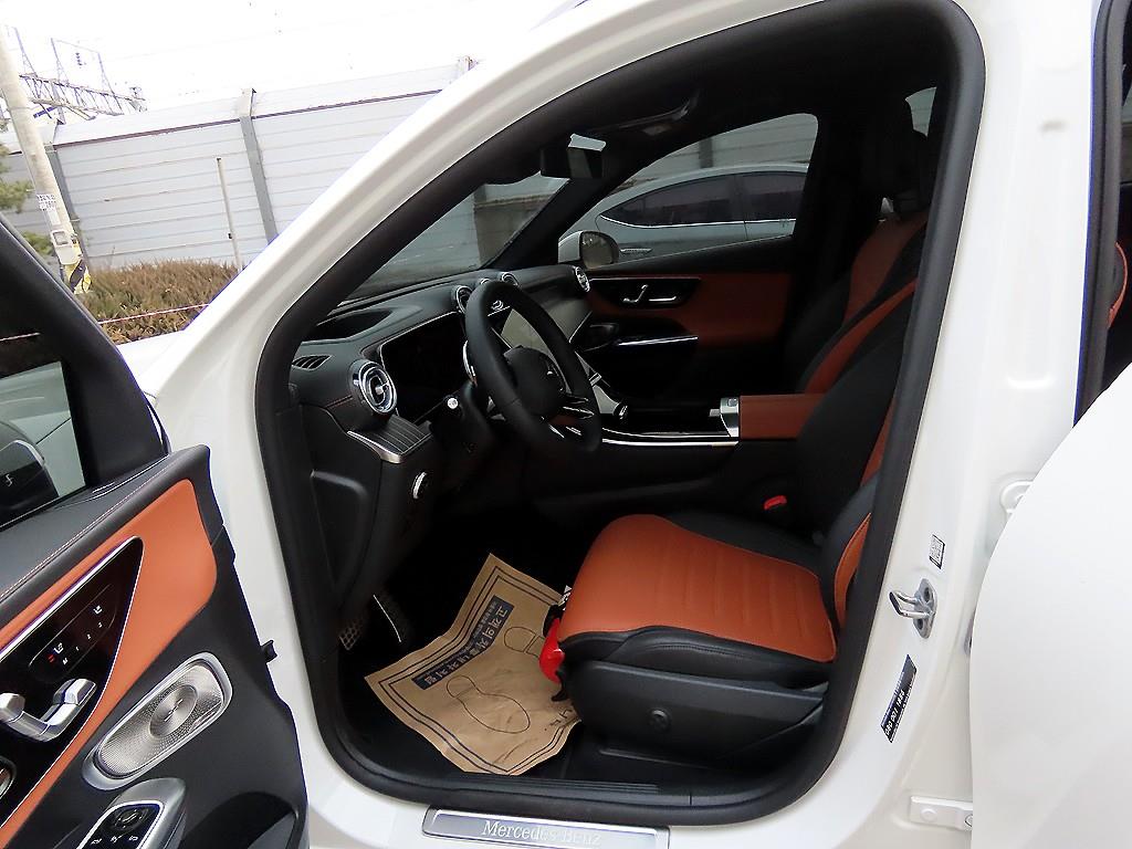 Mercedes Benz GLC Class - Vista 5