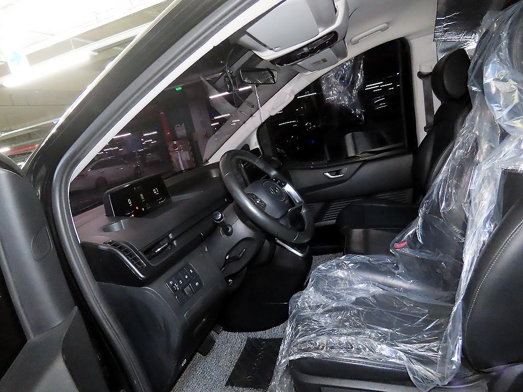 HYUNDAI Staria - Vista 6