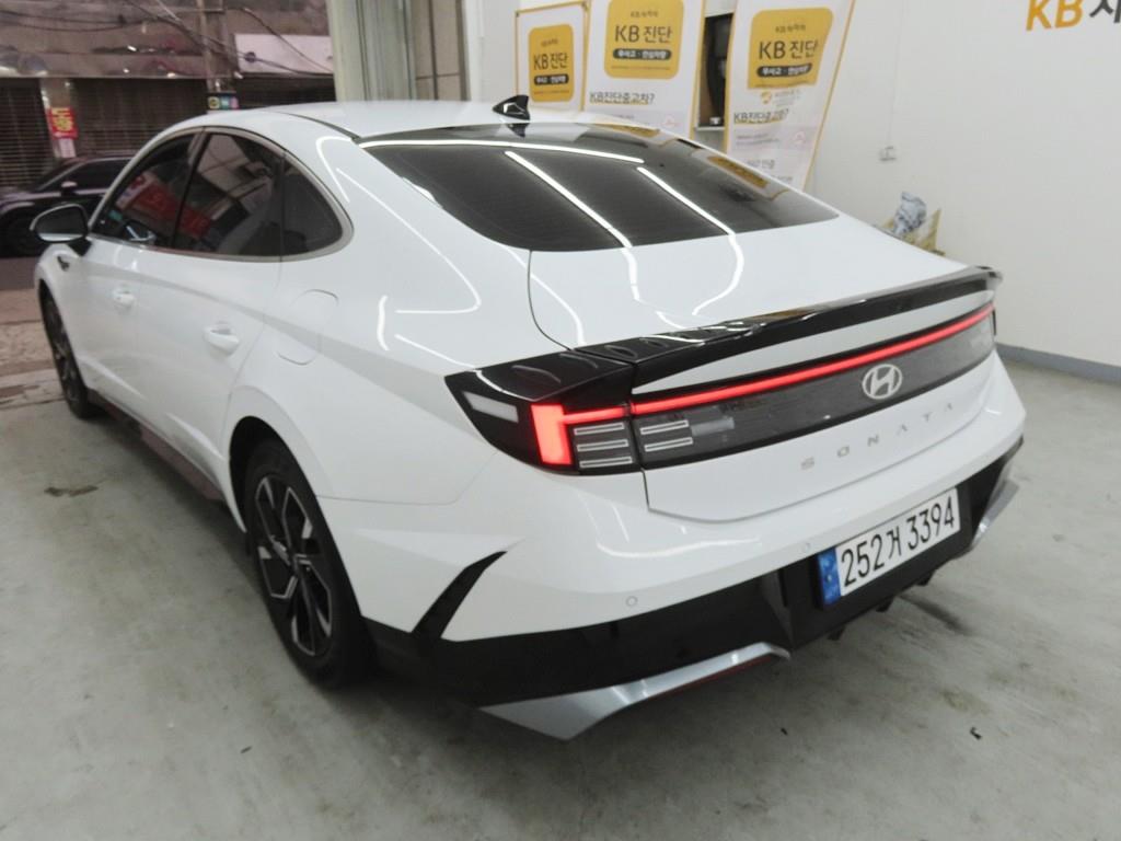 HYUNDAI Sonata - Vista 4