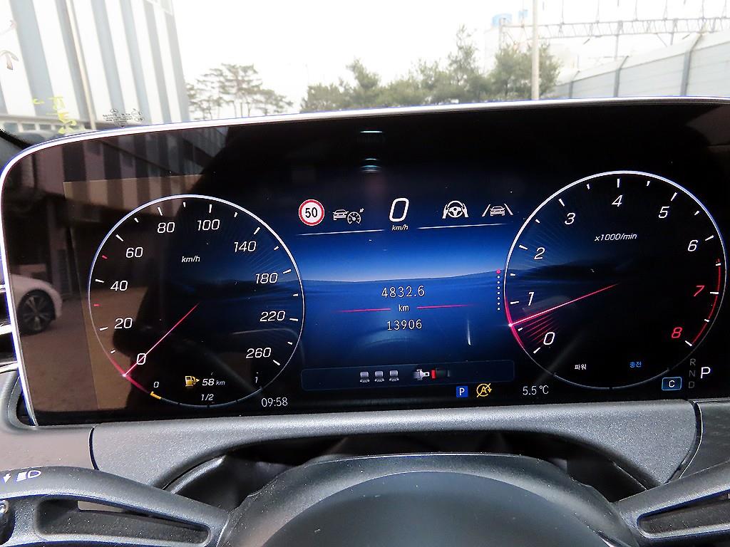 Mercedes Benz E class - Vista 9