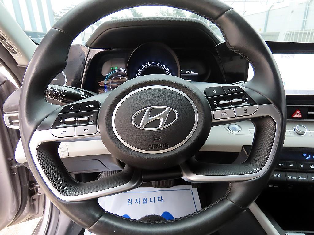 HYUNDAI Avante - Vista 8