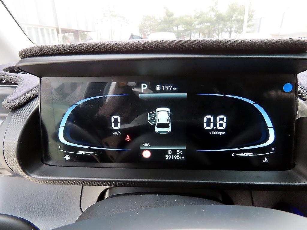 HYUNDAI Casper - Vista 7