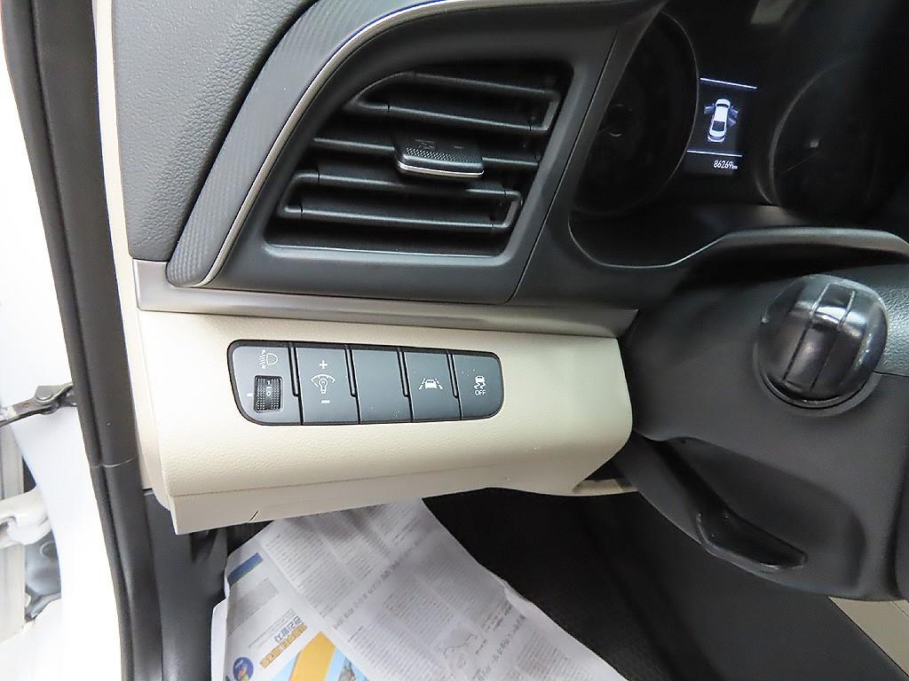 HYUNDAI Avante 2019 Blanco - Importación desde Corea - HF Imports Iquique - Foto 11