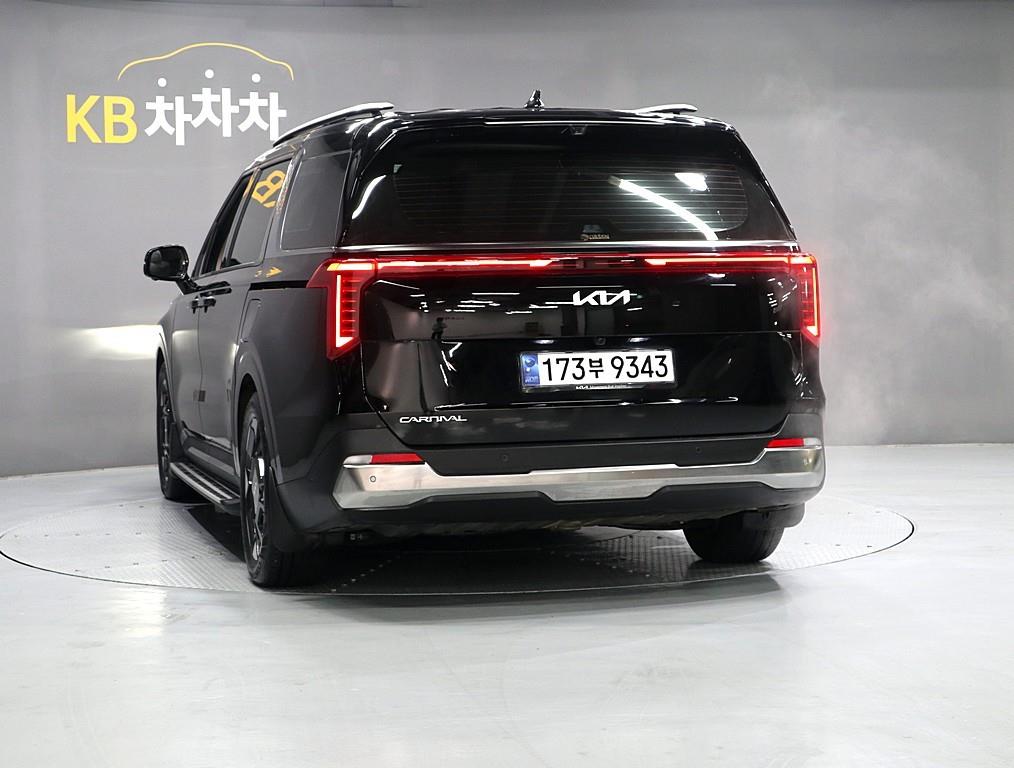 KIA Carnival - Vista 4