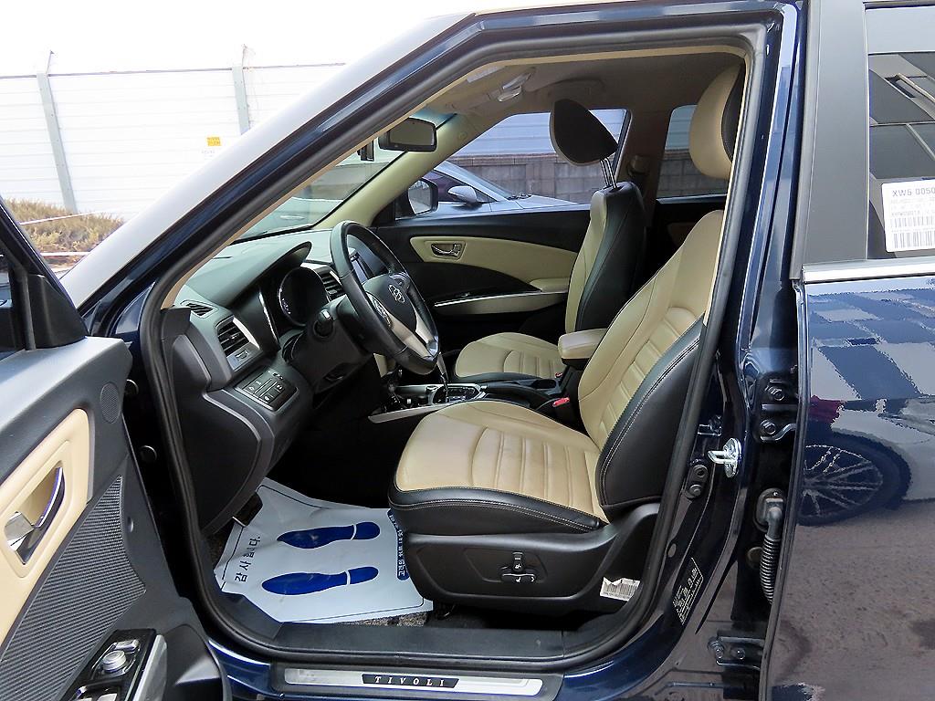 Ssangyong Tivoli - Vista 6