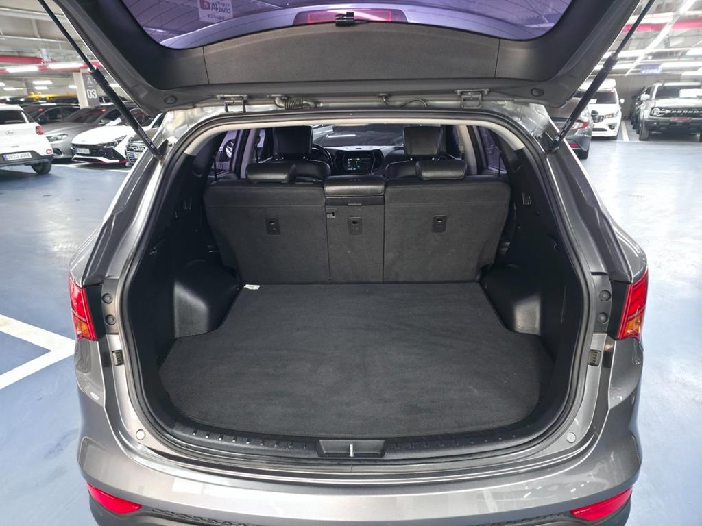 HYUNDAI Santa Fe - Vista 5
