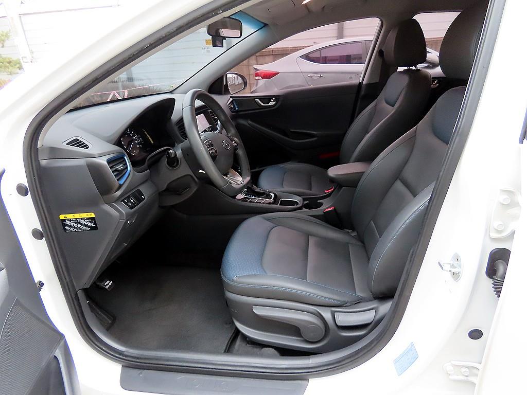 HYUNDAI Ioniq - Vista 5