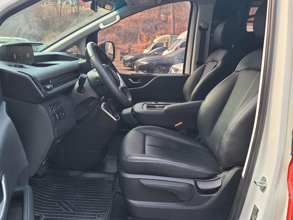 HYUNDAI Staria - Vista 7