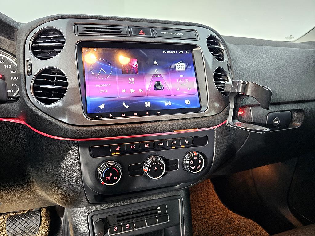 Volkswagen Tiguan - Vista 12