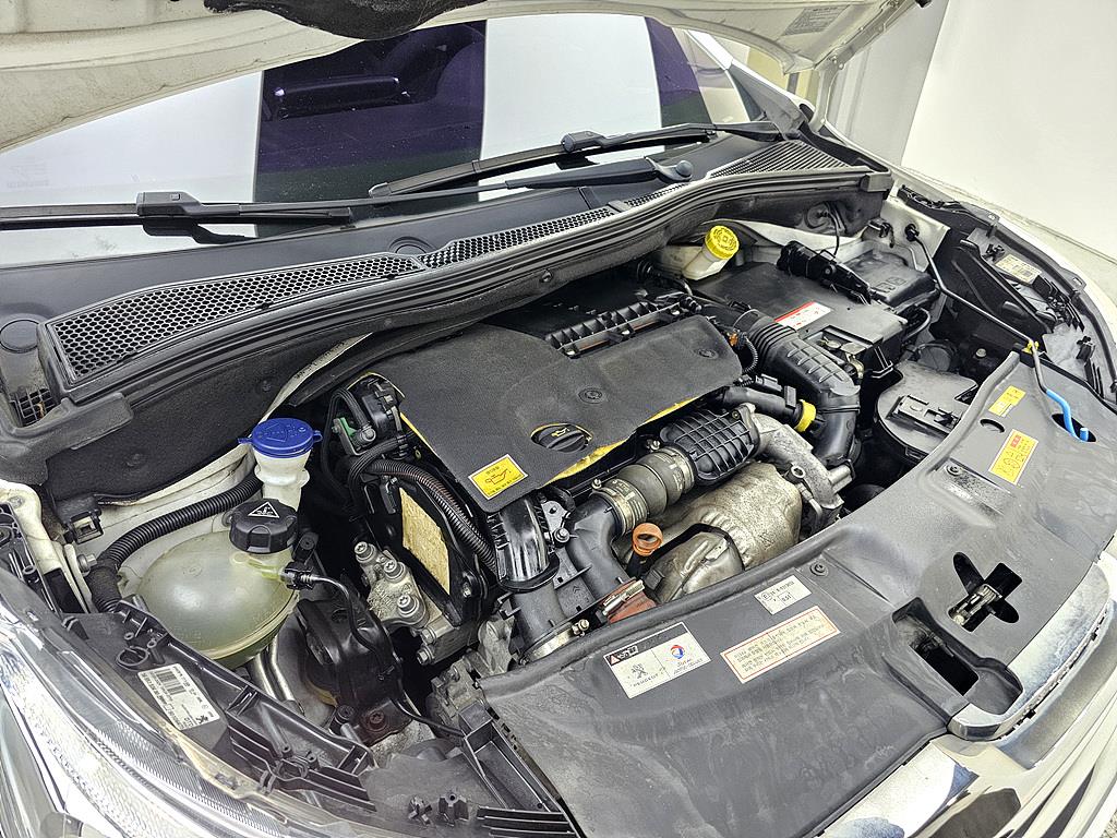 Peugeot 2008 - Vista 6