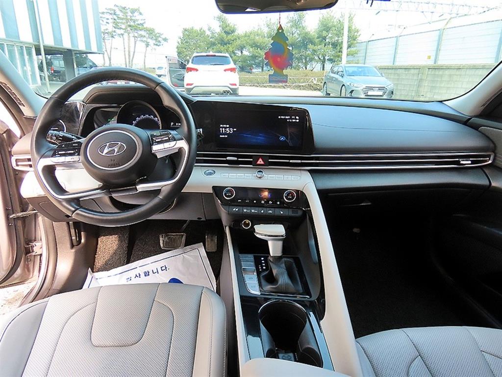 HYUNDAI Avante - Vista 7