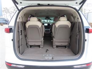 KIA Carnival - Vista 10