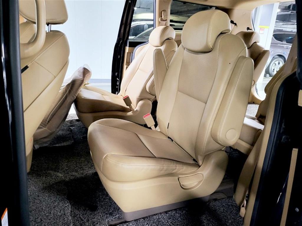 KIA Carnival - Vista 9