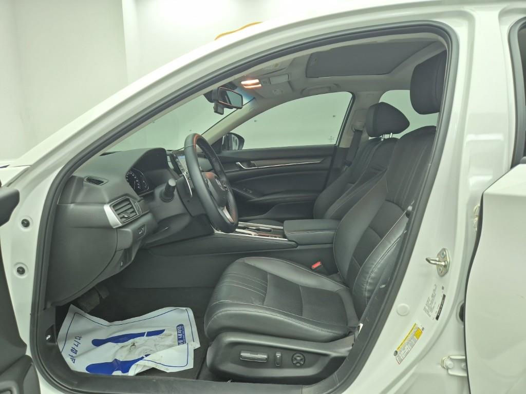Honda Accord - Vista 11