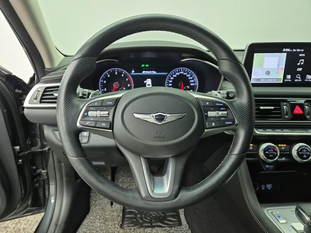 Genesis G70 - Vista 9