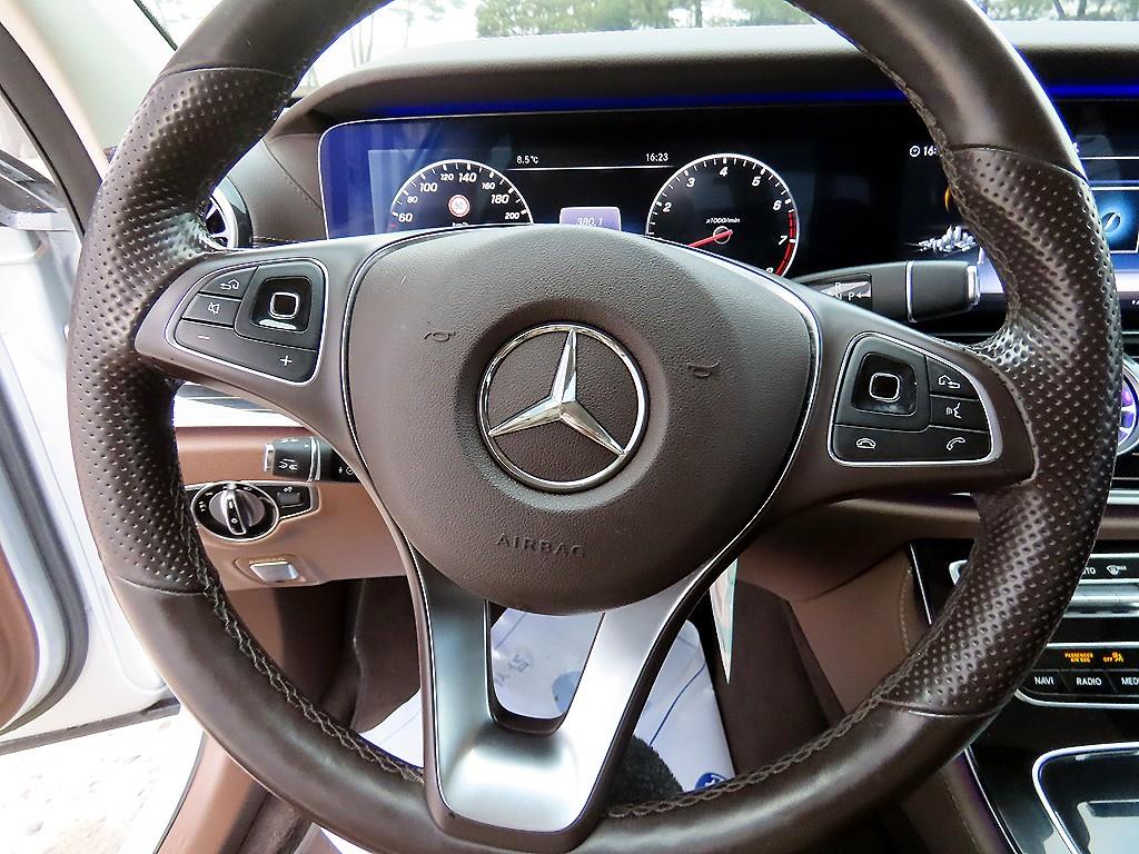 Mercedes Benz E class - Vista 8