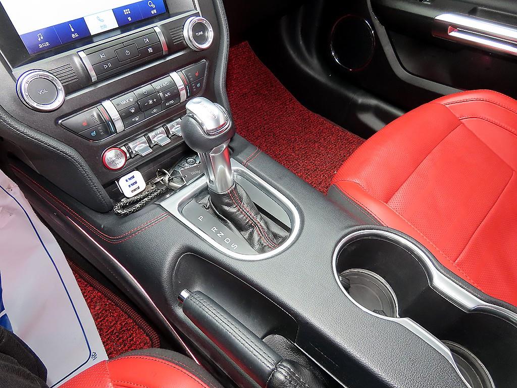 Ford Mustang - Vista 11