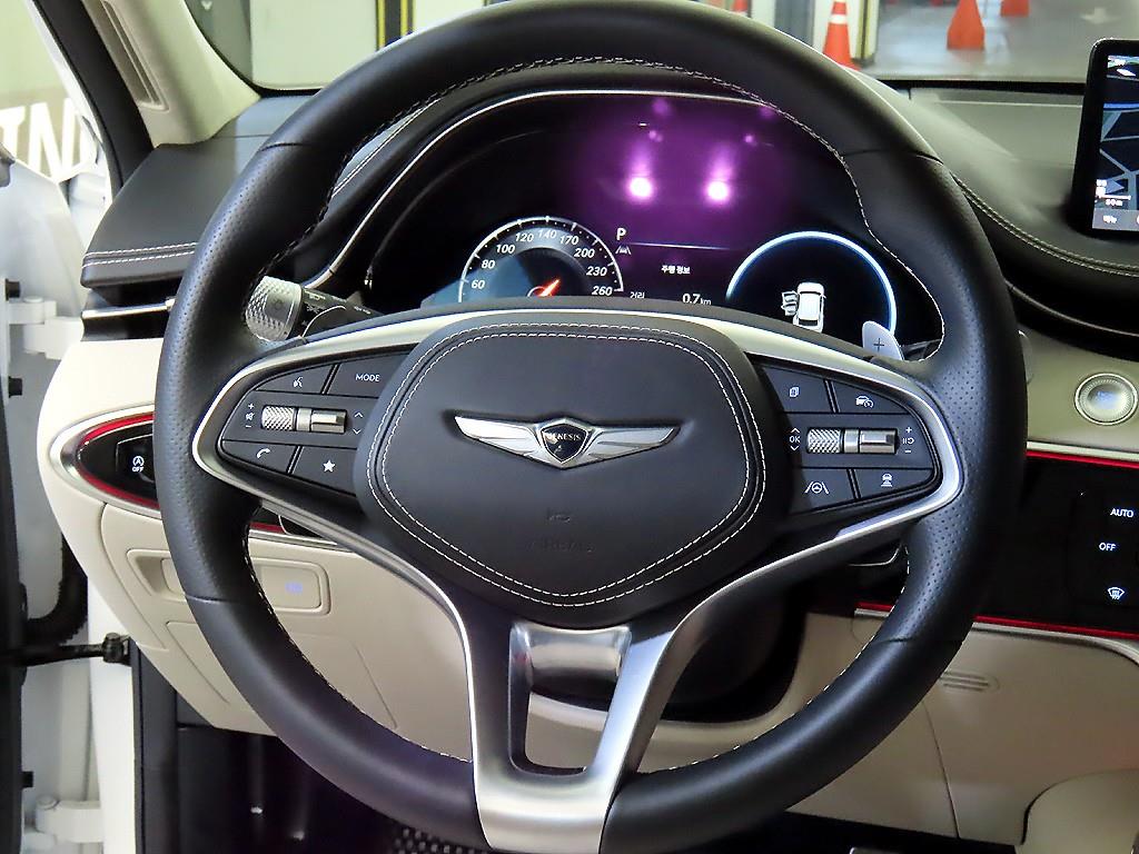 Genesis GV70 - Vista 8