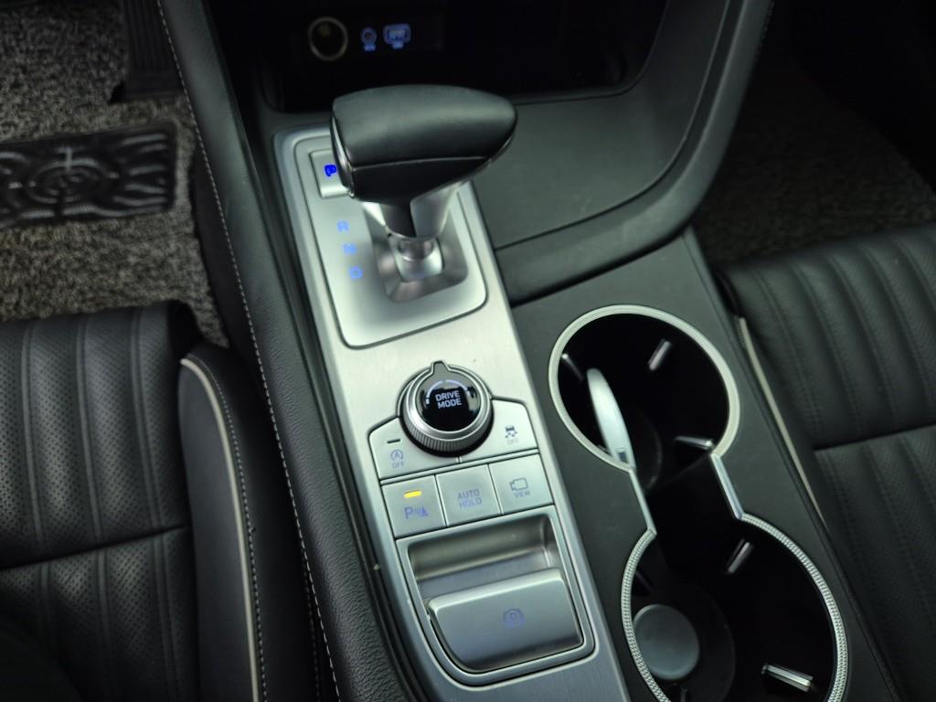 Genesis G70 - Vista 8