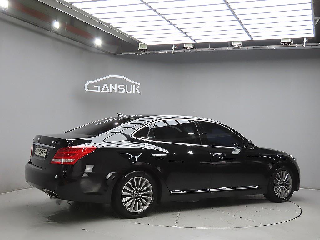 HYUNDAI Equus - Vista 7