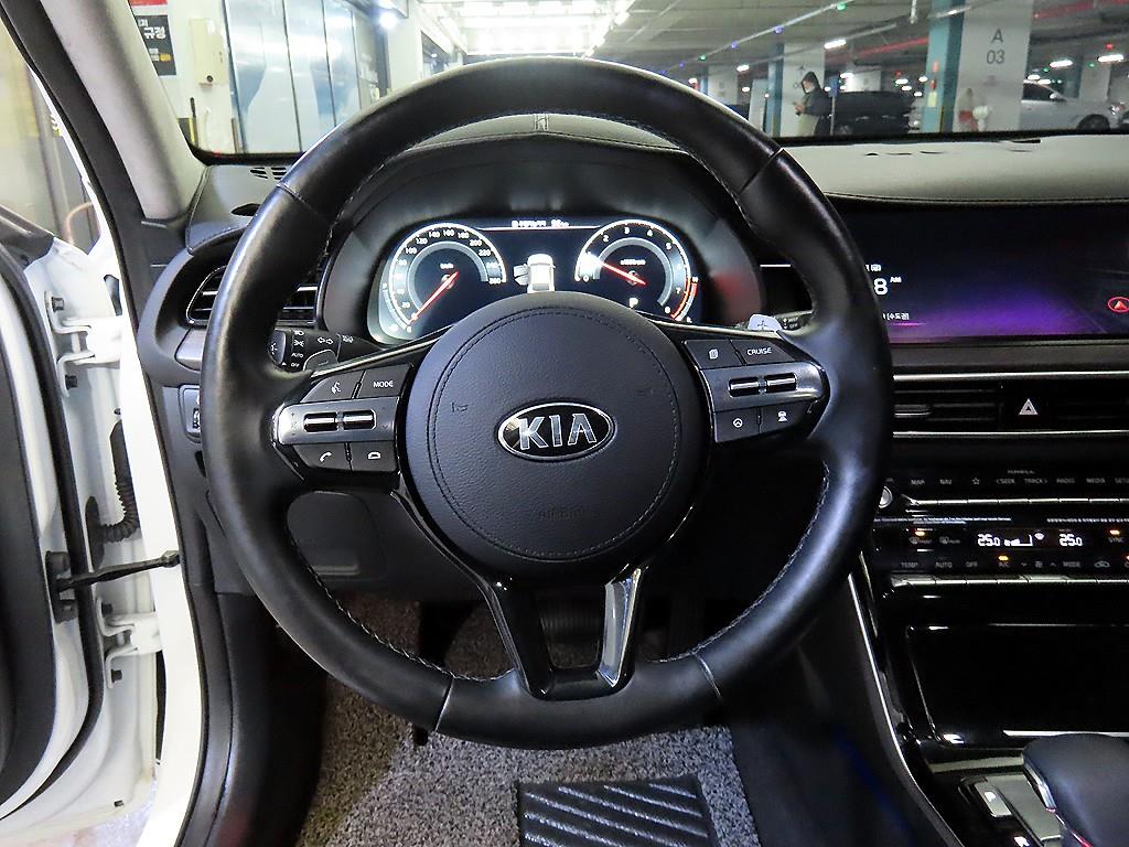 KIA K7 - Vista 8
