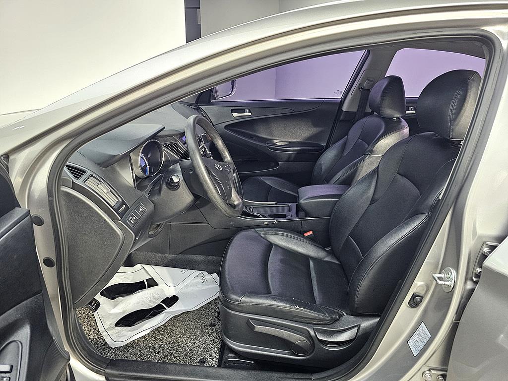 HYUNDAI Sonata - Vista 8