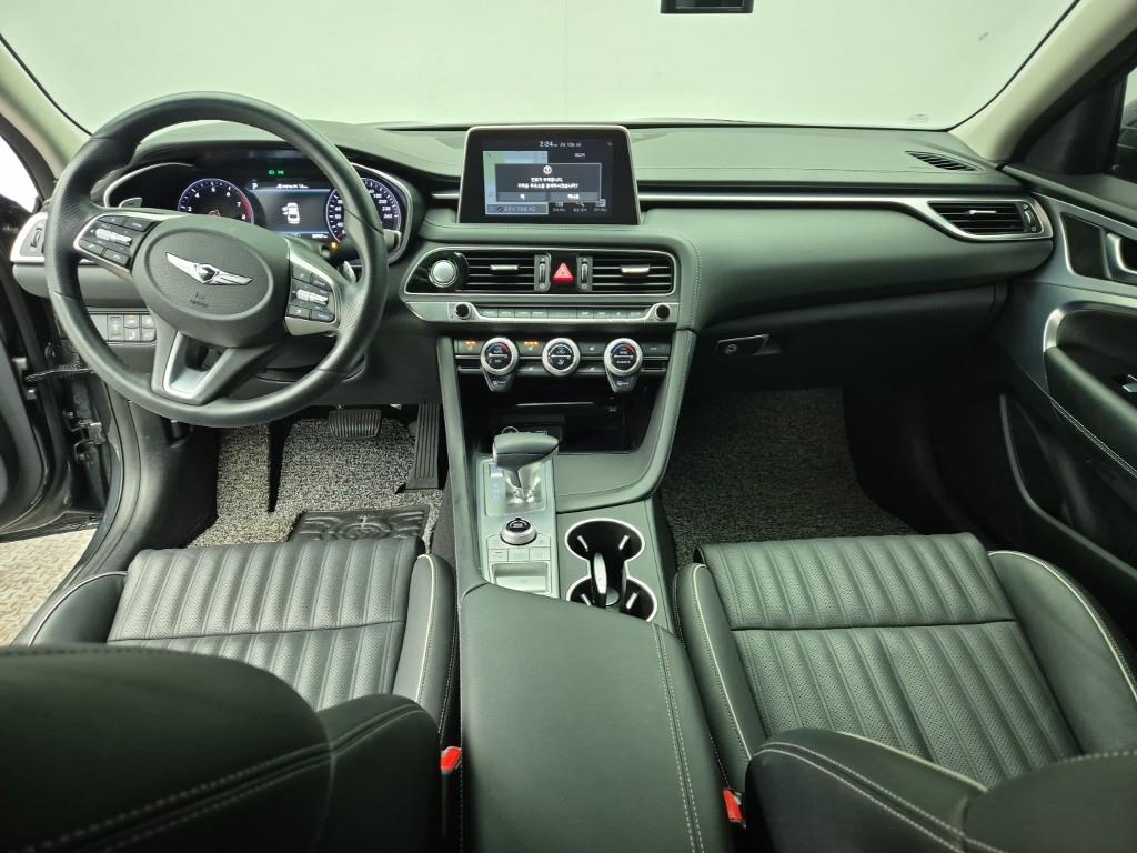 Genesis G70 - Vista 5