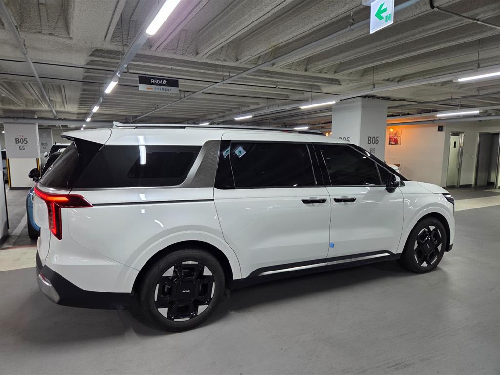 KIA Carnival - Vista 10