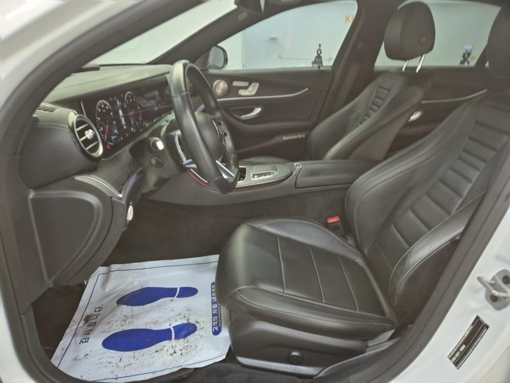 Mercedes Benz E class - Vista 11