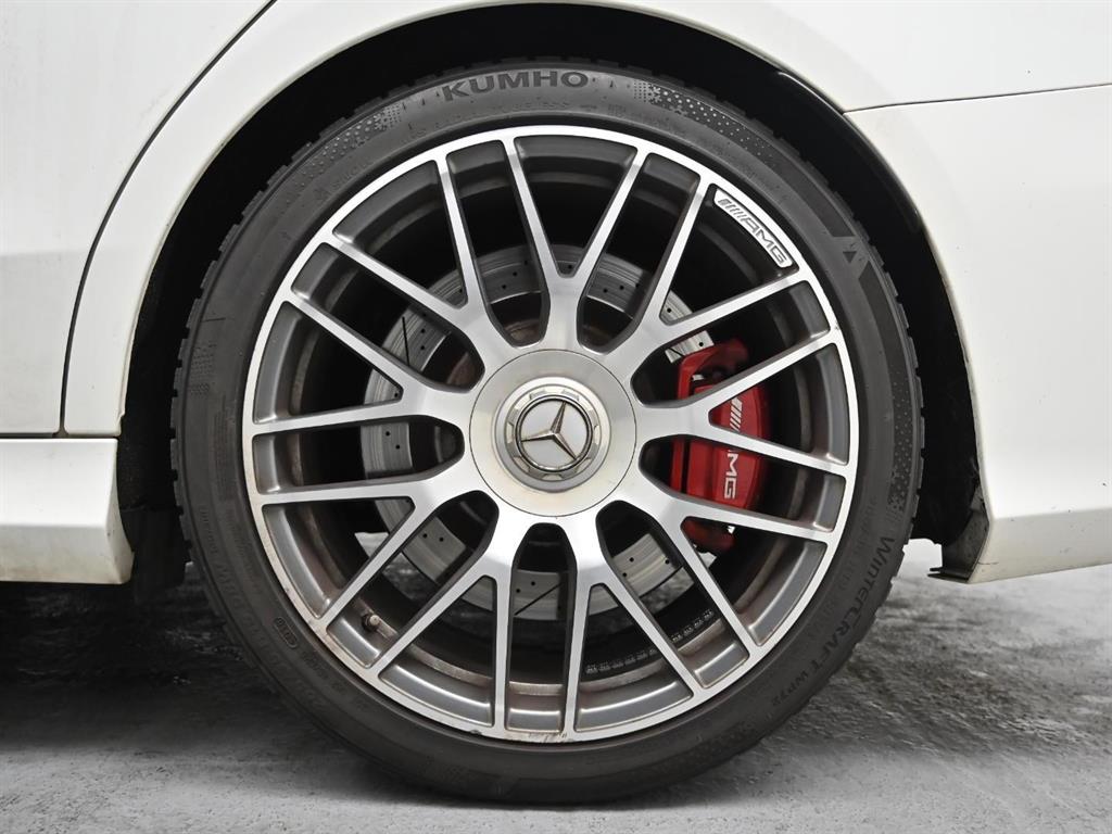 Mercedes Benz C Class - Vista 5