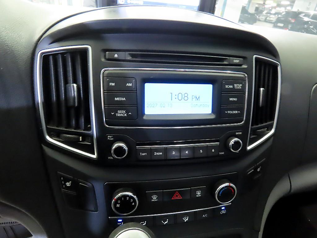 HYUNDAI Starex - Vista 11