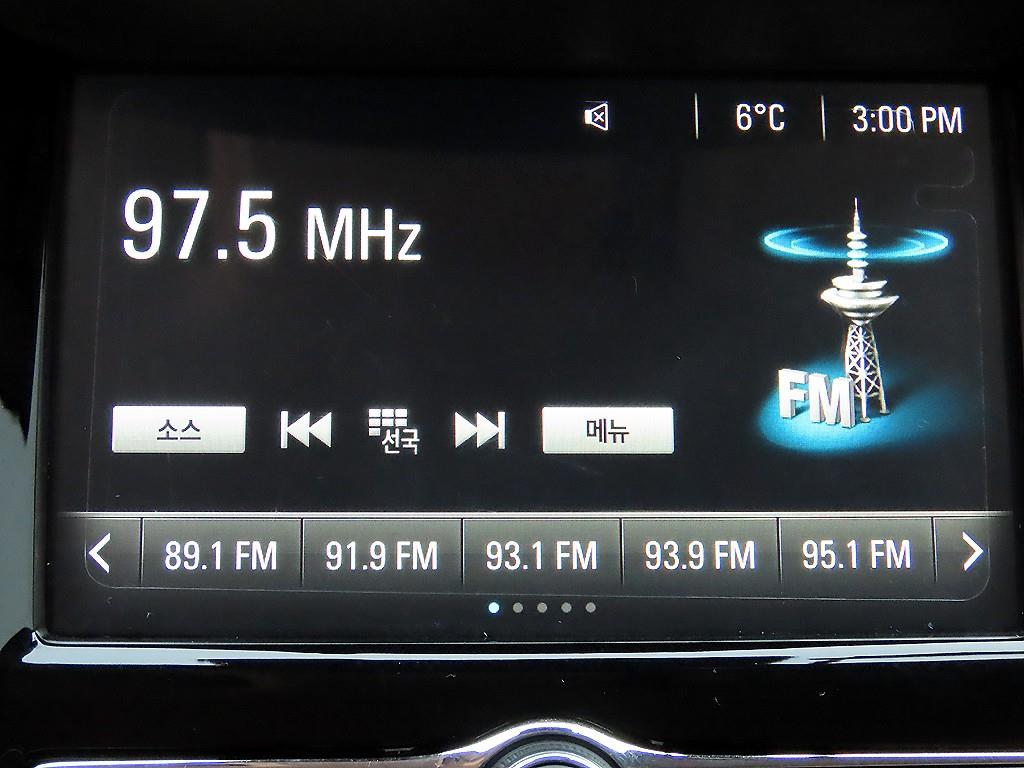 Chevrolet Trax 2018 Negro - Importación desde Corea - HF Imports Iquique - Foto 13