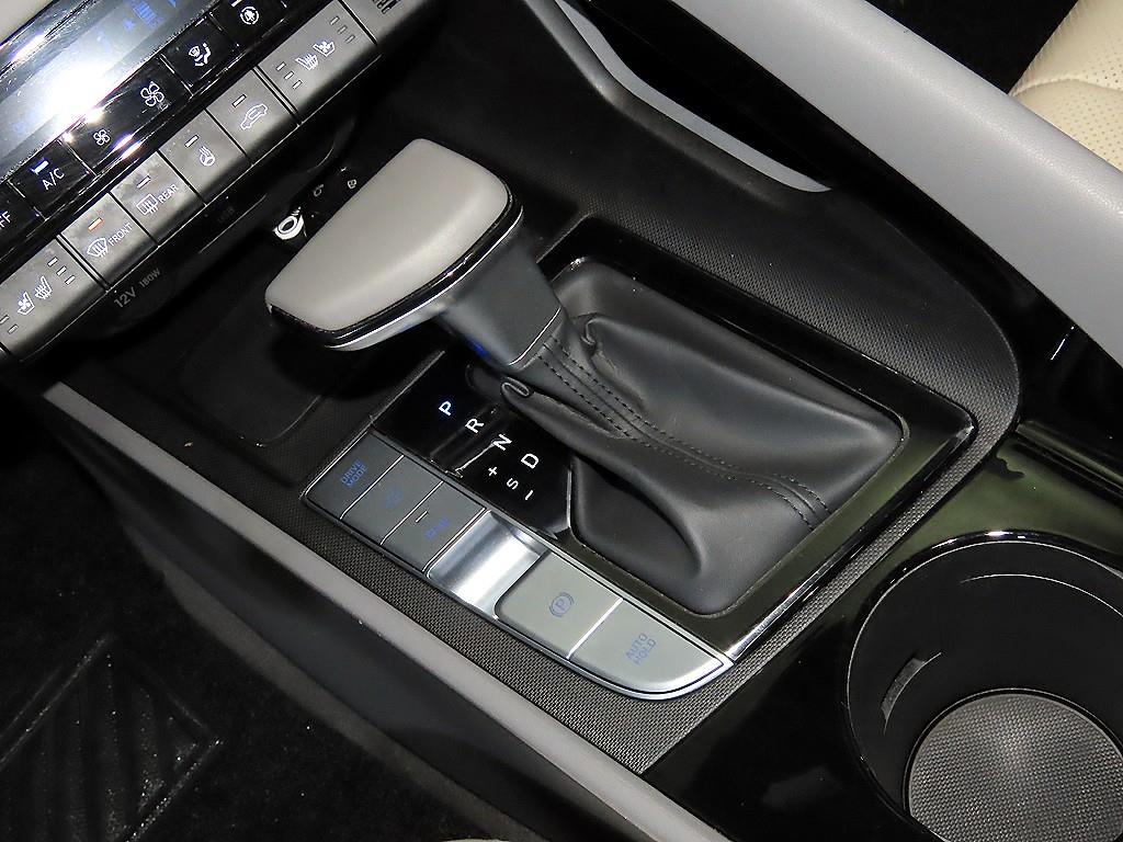 HYUNDAI Avante - Vista 12