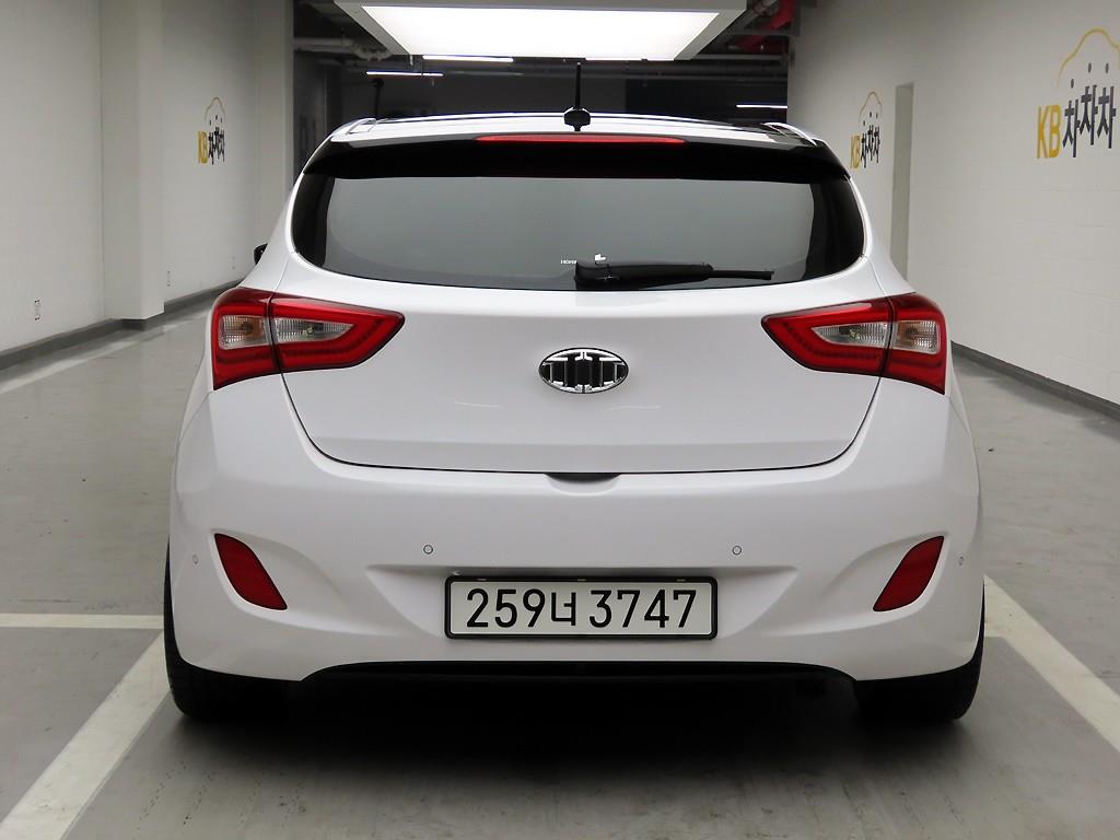 HYUNDAI i30 - Vista 3