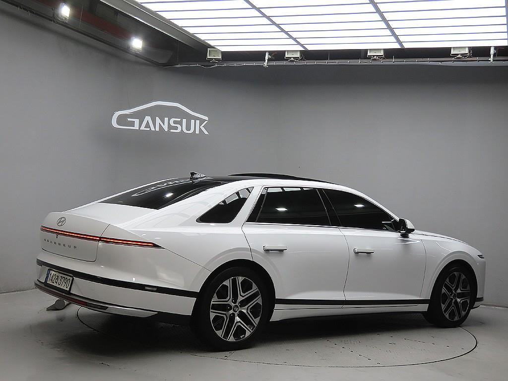 HYUNDAI Grandeur - Vista 7