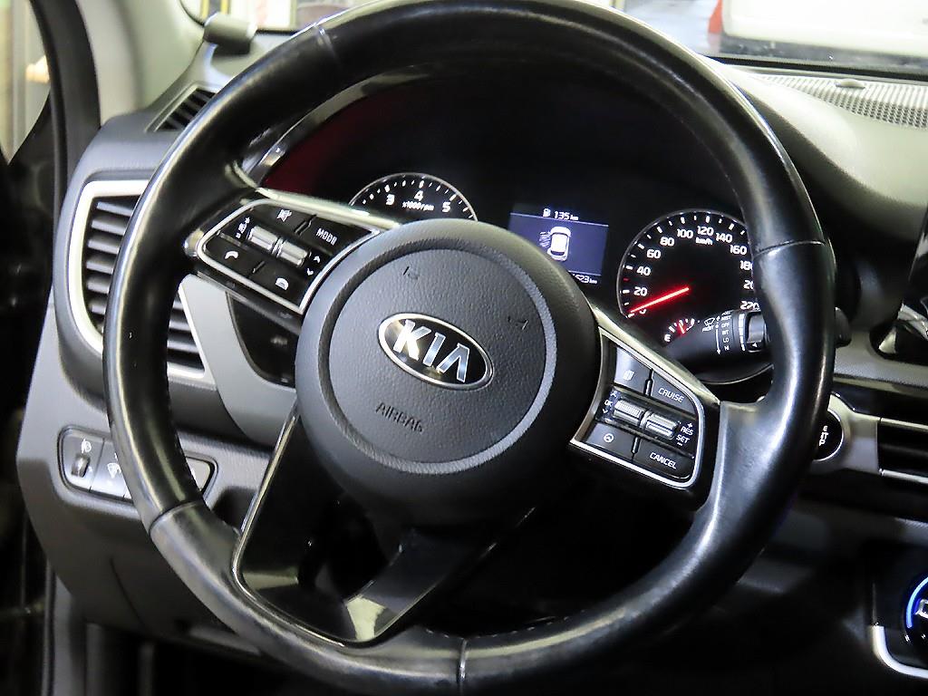 KIA Seltos - Vista 8