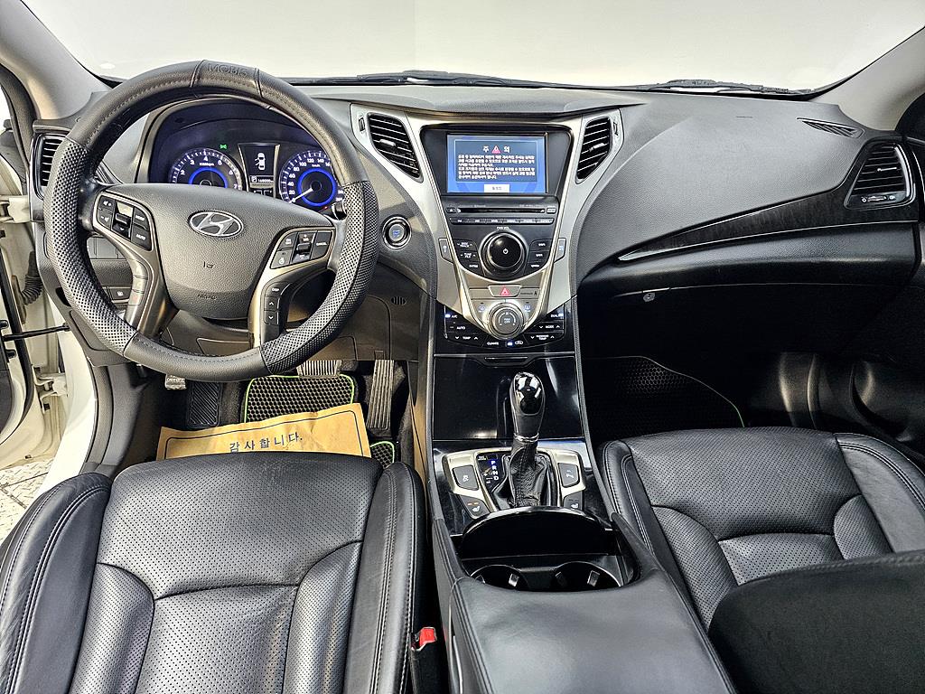 HYUNDAI Grandeur - Vista 5