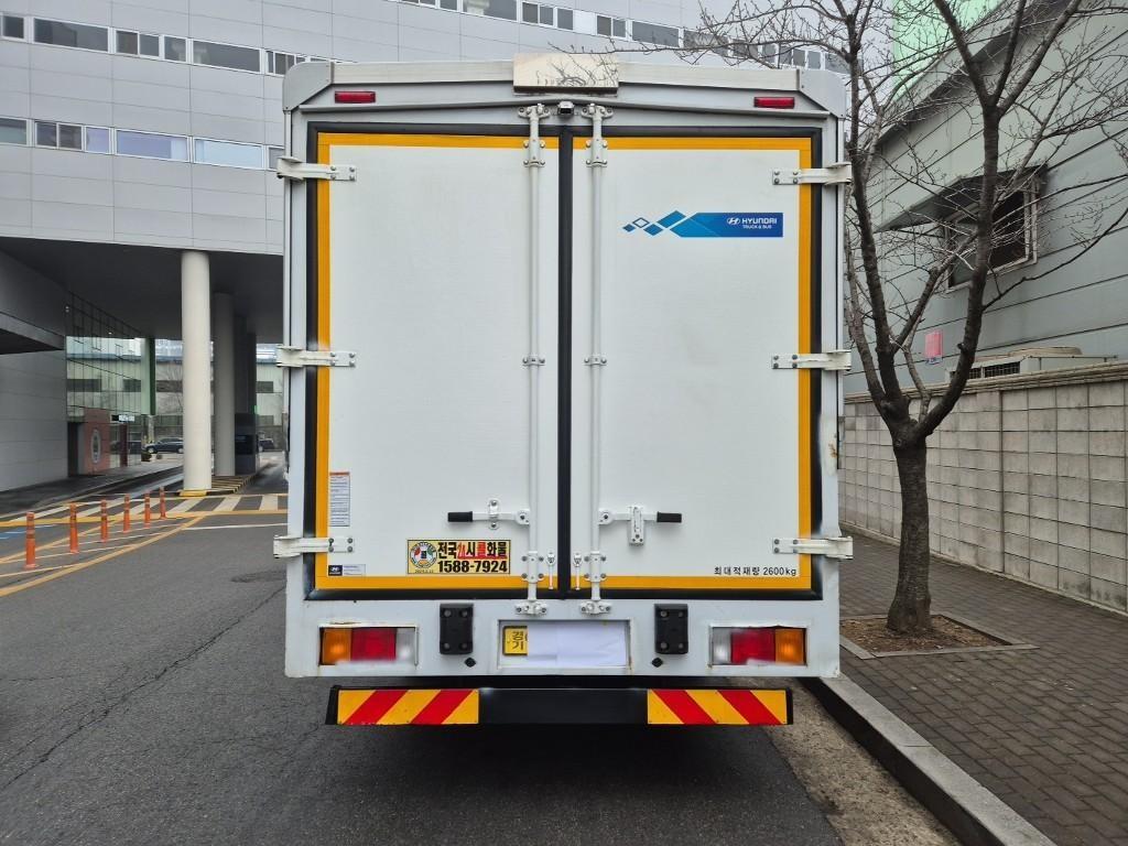 medium and large cargo truck - Vista 4