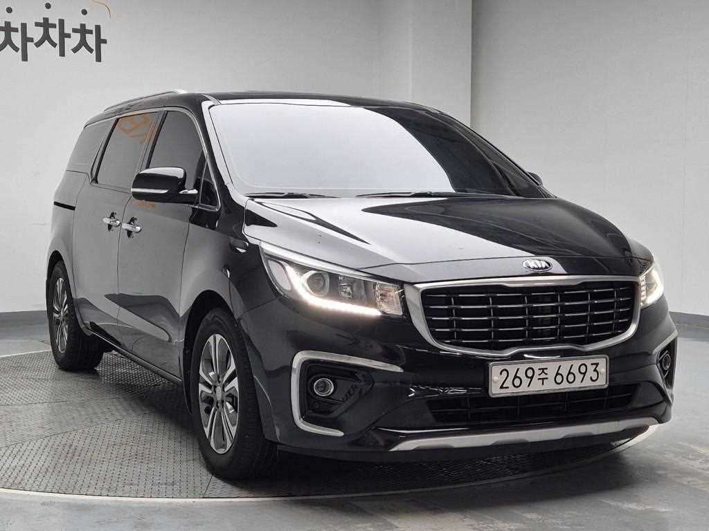 KIA Carnival - Vista 4