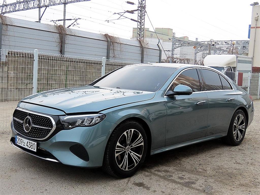 Mercedes Benz E class - Vista 2