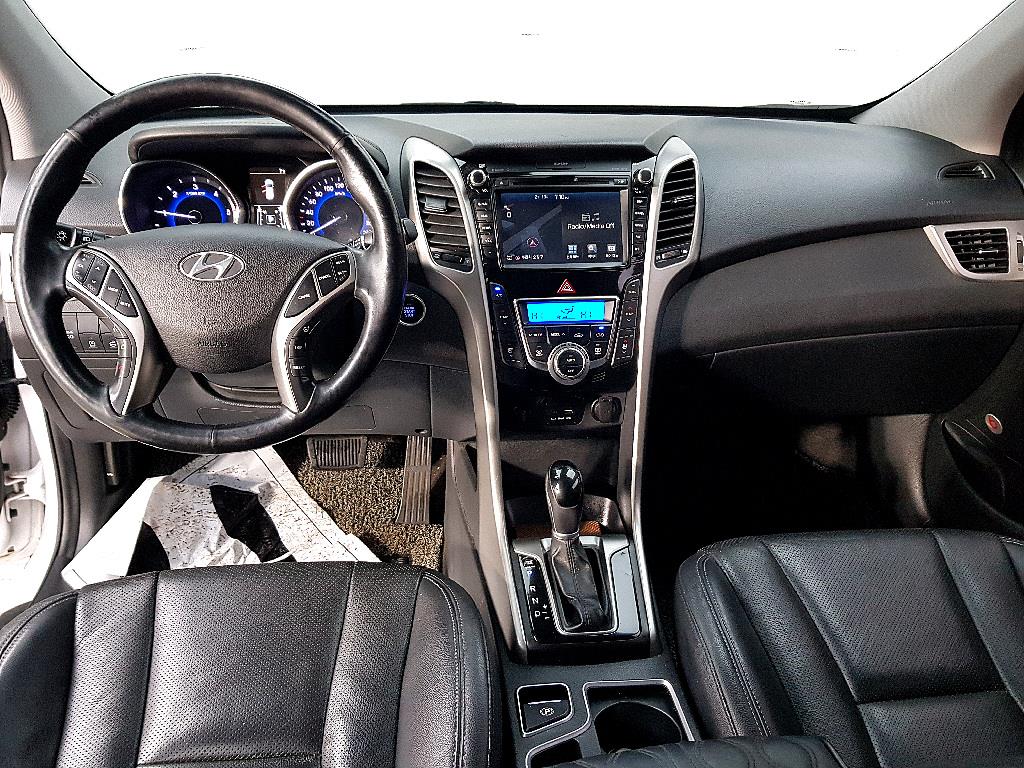 HYUNDAI i30 - Vista 5