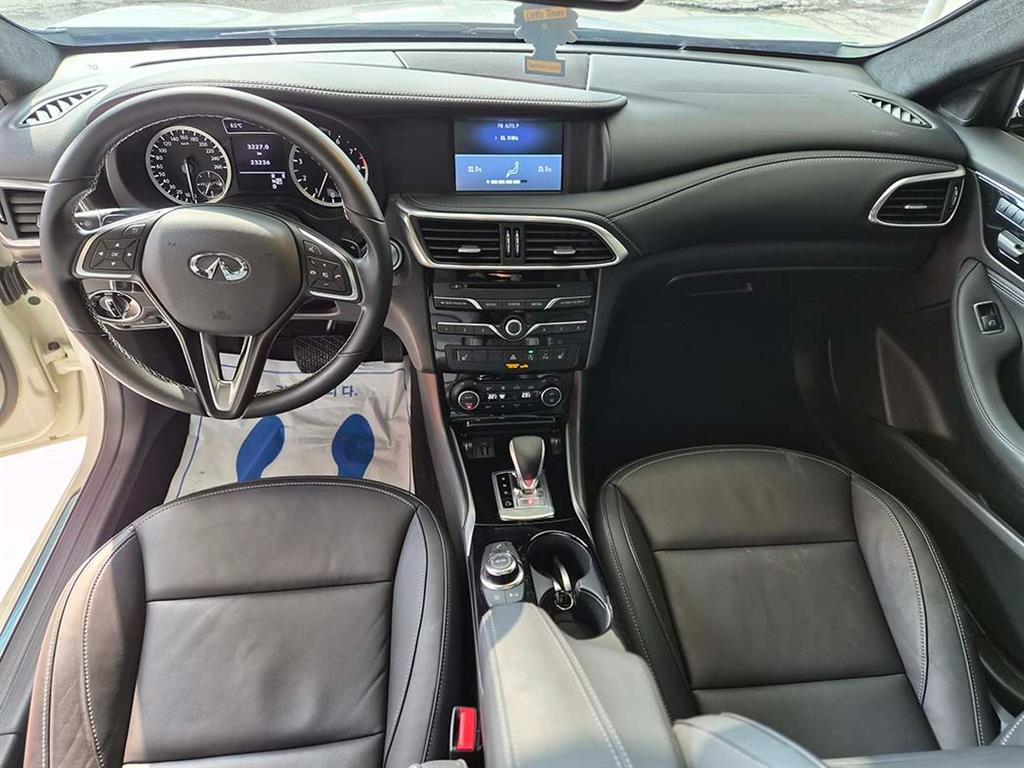 Infiniti Q - Vista 10