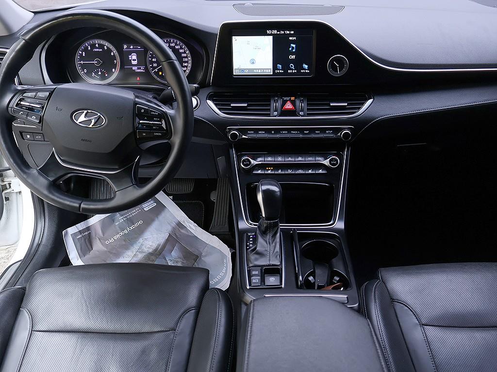 HYUNDAI Grandeur - Vista 9