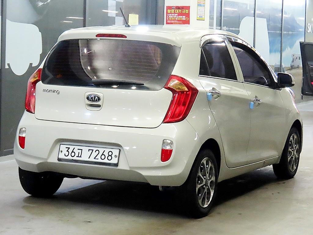 KIA Morning - Vista 4