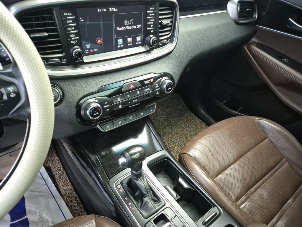 KIA Sorento 2016 Negro - Importación desde Corea - HF Imports Iquique - Foto 17