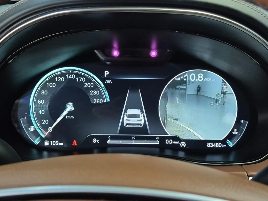 Genesis GV70 - Vista 6