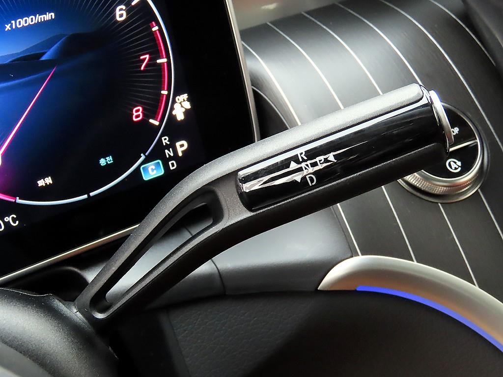 Mercedes Benz GLC Class - Vista 11