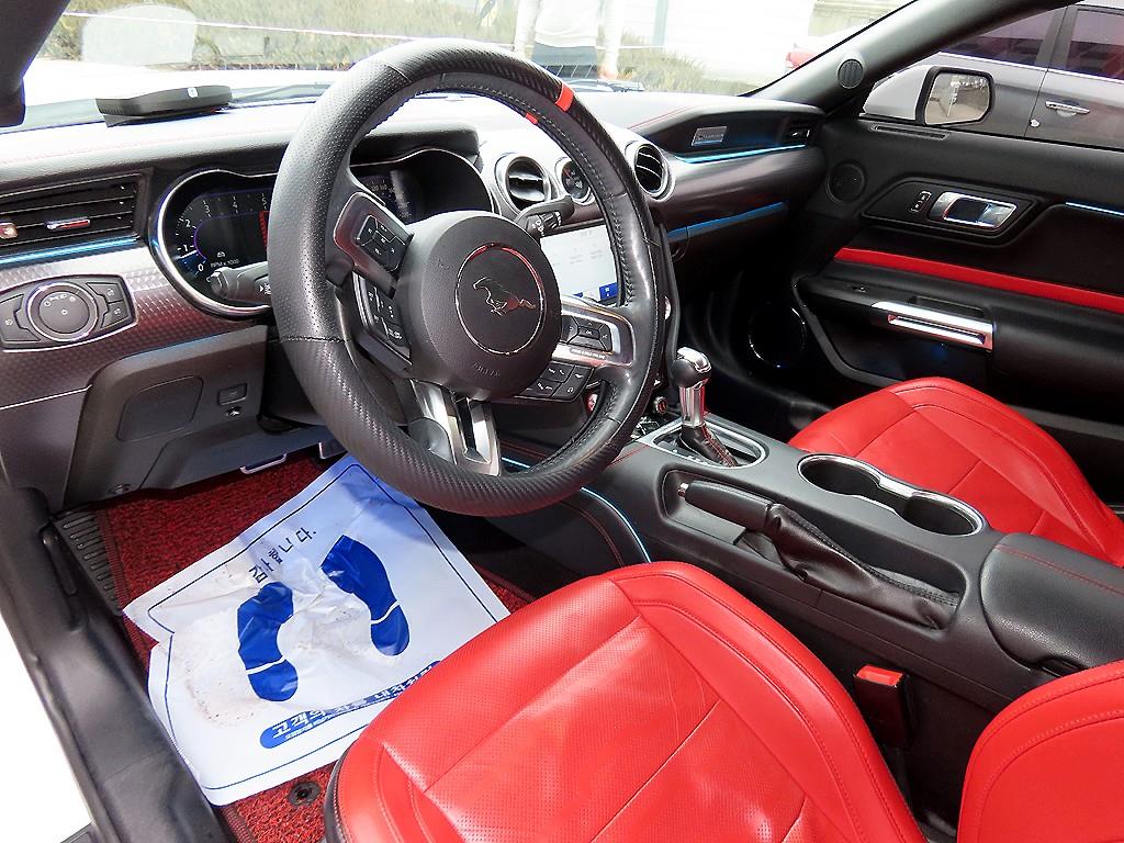 Ford Mustang - Vista 7